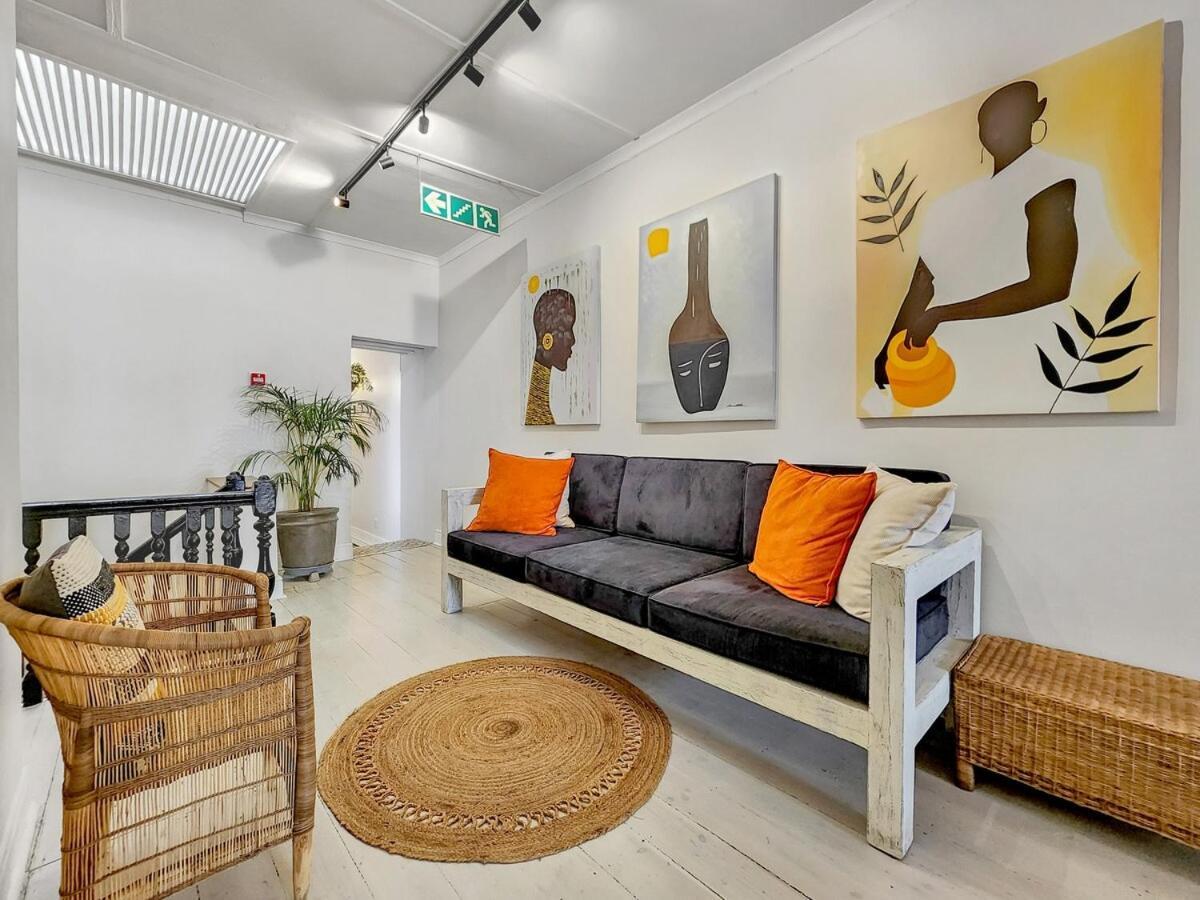 Classy And Newly Renovated In Observatory